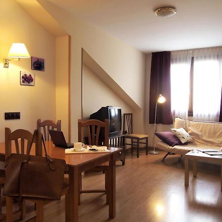 Hotel y Apartamentos Arias Navia Habitación foto